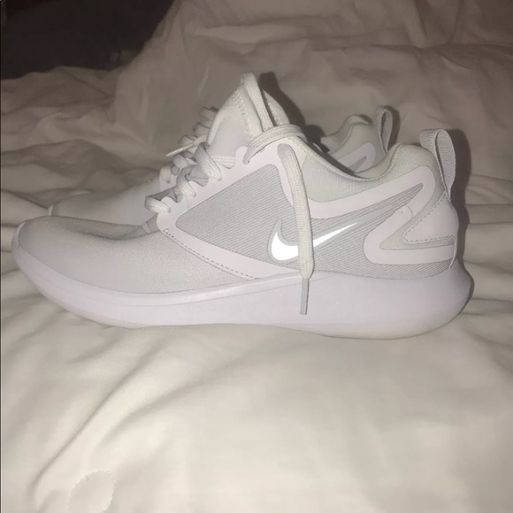 Nike Shoes Womens Nike Lunar Solo All White Shoes Poshmark Nike Shoes Womens Nike Lunar Solo All White Shoes Poshmark